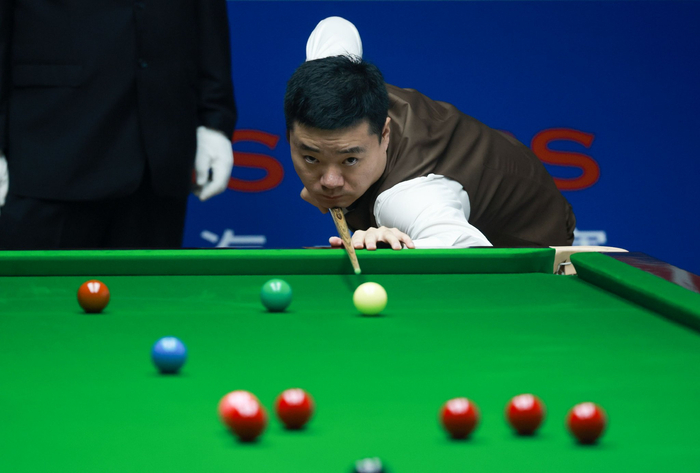 相比之下 相比之下